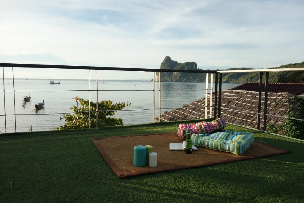 The Beacha Club Hotel Phi Phi Islands Exterior photo