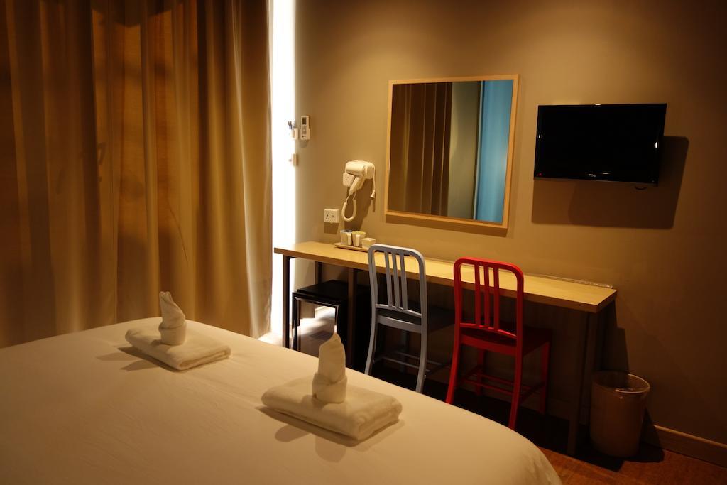 The Beacha Club Hotel Phi Phi Islands Room photo