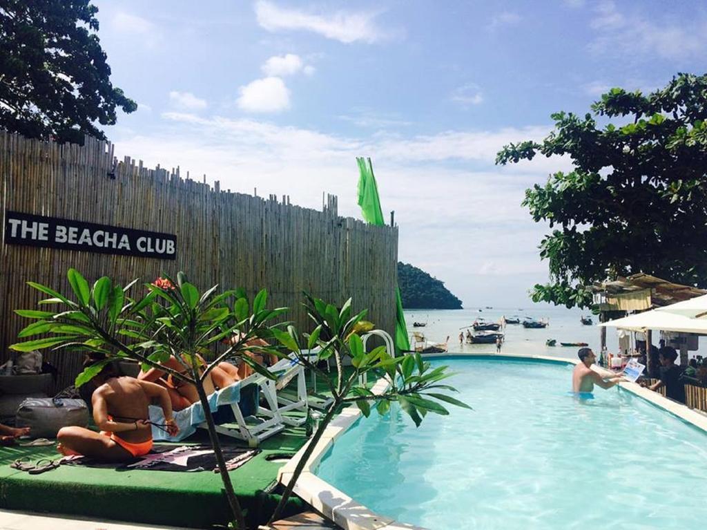 The Beacha Club Hotel Phi Phi Islands Exterior photo