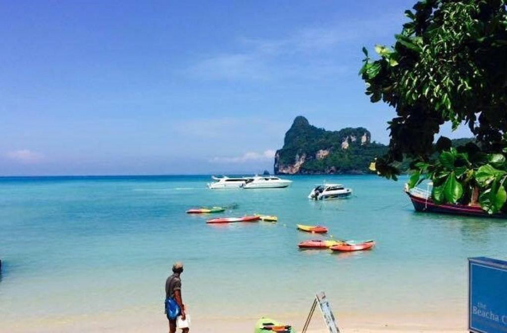 The Beacha Club Hotel Phi Phi Islands Exterior photo