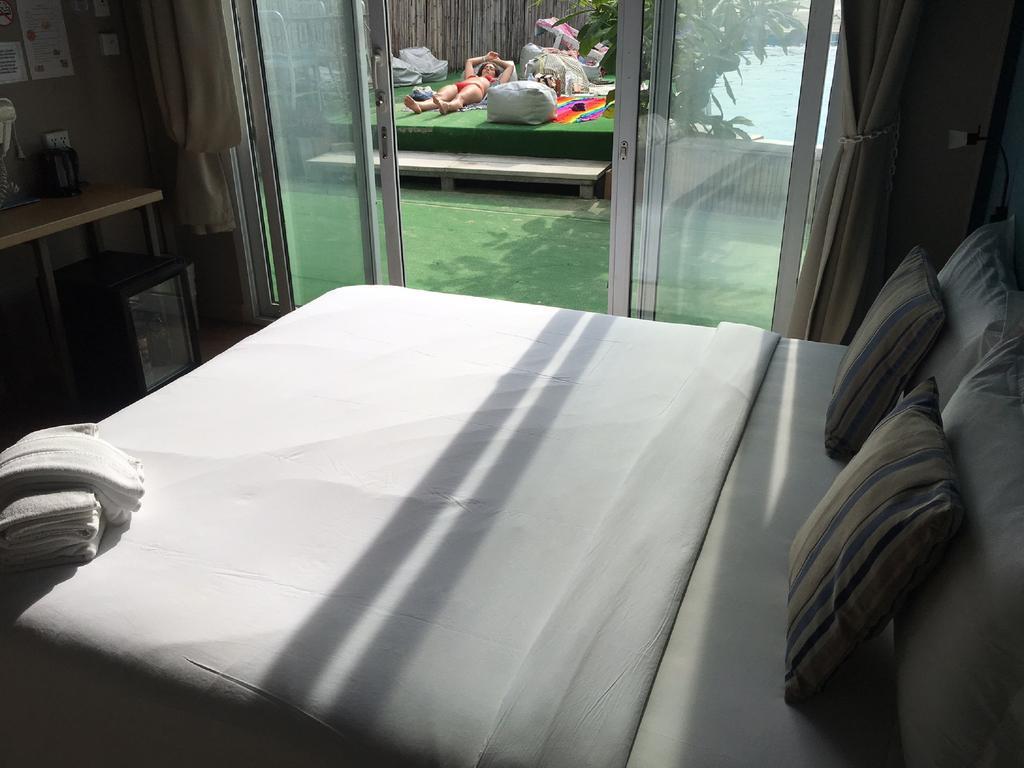 The Beacha Club Hotel Phi Phi Islands Exterior photo