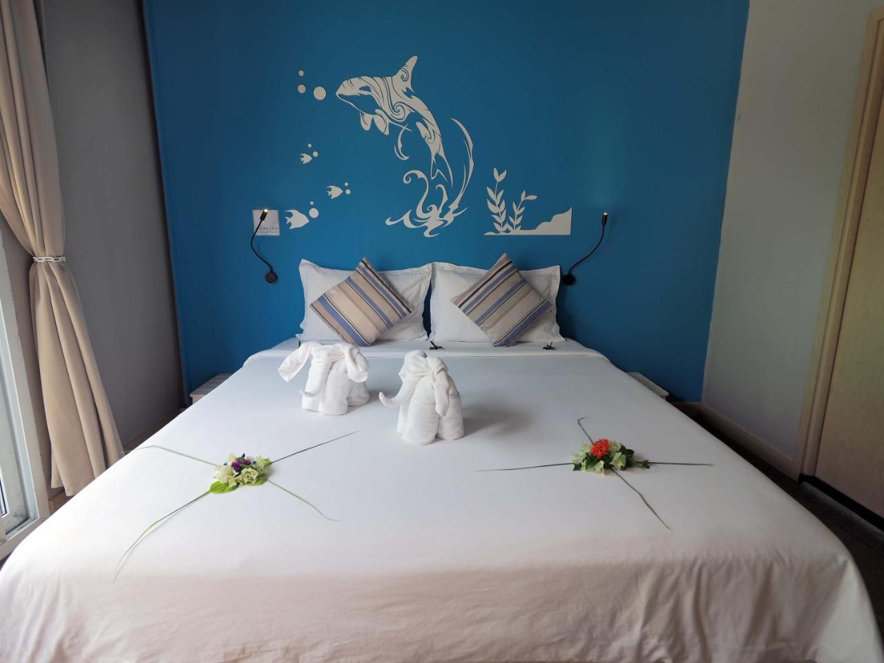 The Beacha Club Hotel Phi Phi Islands Exterior photo